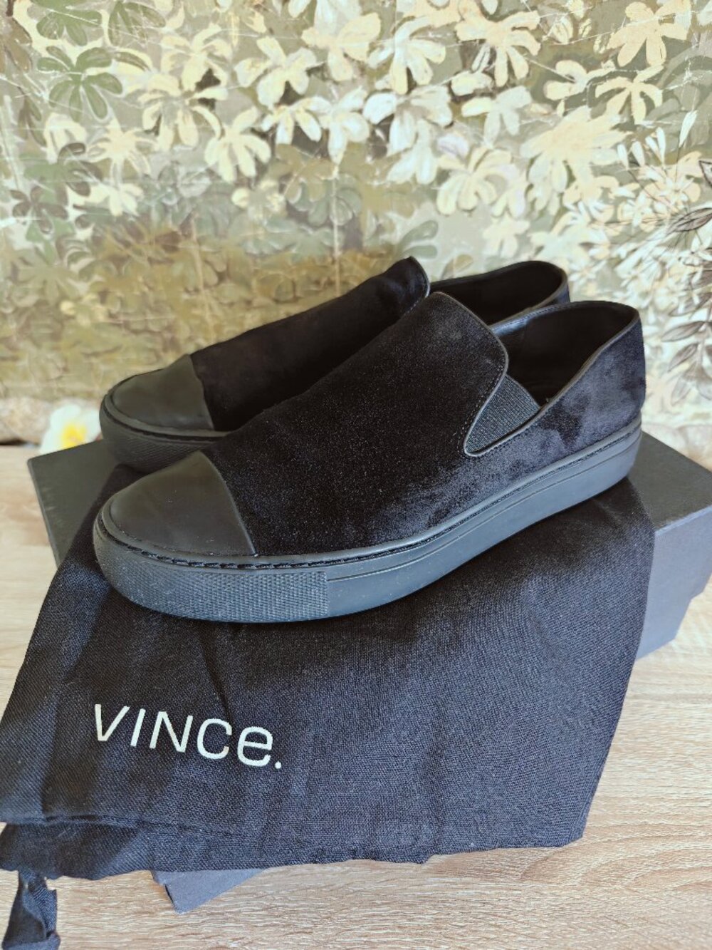 Vince Neda Black Suede Leather Cap Toe Slip-On Sneakers 7.5
